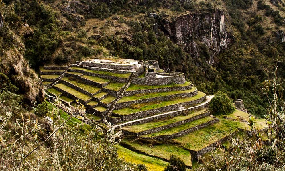 Archaeological complex of Phuyupatamarca - Inca Trail