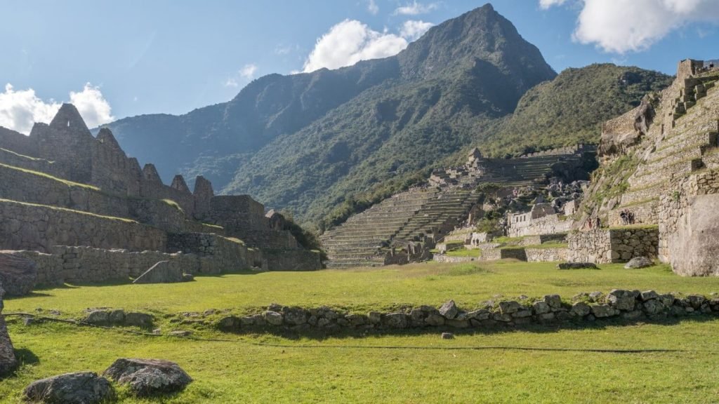 CENTRAL PLAZA - Machu Picchu
