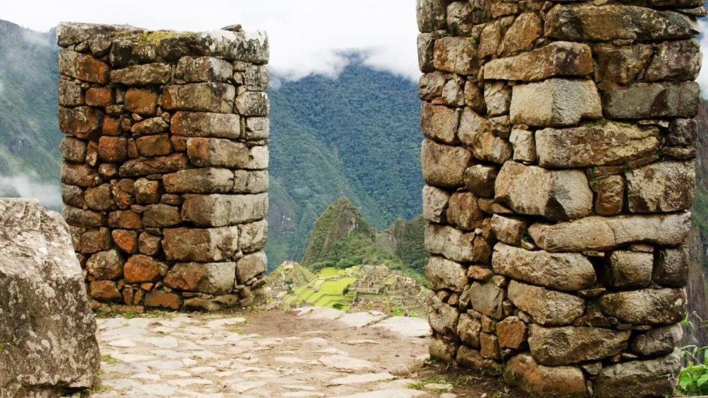 GATE OF THE SUN (INTIPUNKU) - Machu Picchu