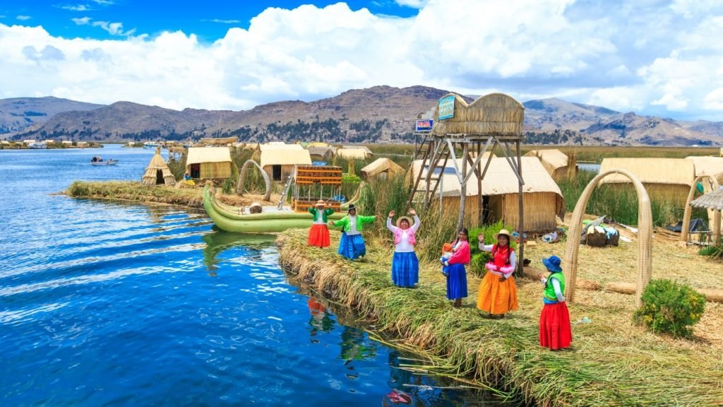 As ilhas flutuantes dos Uros no Lago Titicaca